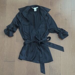 Diane Von Furstenberg Black Silk Blouse EUC  SZ 4